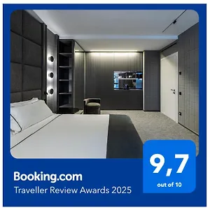 Zeta Aparthotel